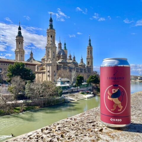 El Pilar de Zaragoza con una de nuestras cervezas